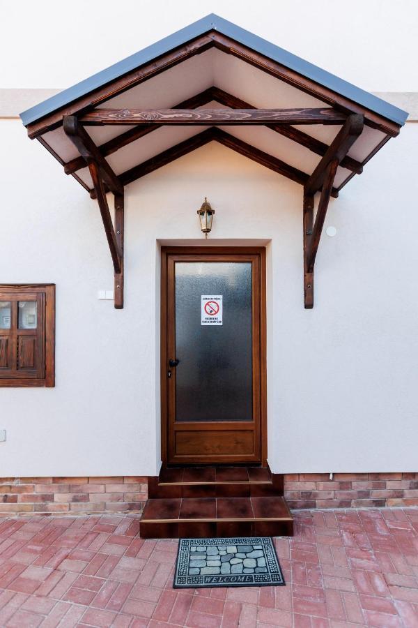 Kollar D Guest House - Prenociste Rooms スボティツァ エクステリア 写真